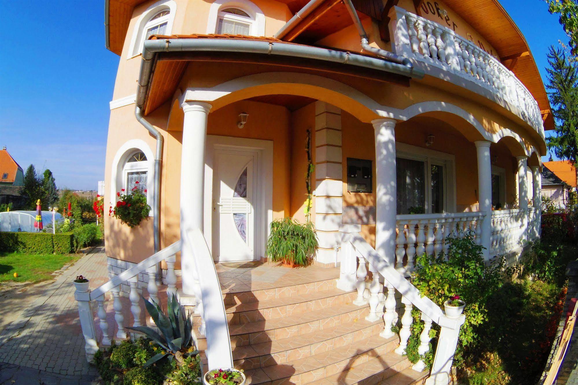 Joker Villa Apartmanhaus ヘーヴィーズ エクステリア 写真